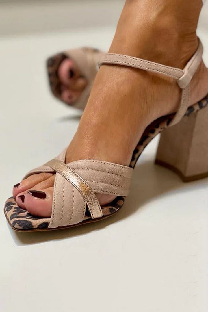 Mireva – Kreuzriemen-Metallic-Sandalen