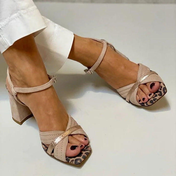 Mireva – Kreuzriemen-Metallic-Sandalen