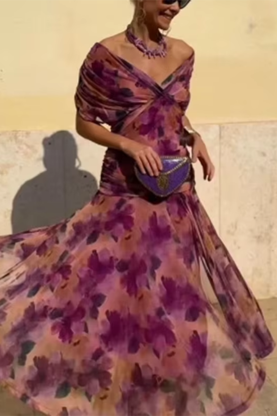 Veyla – V-Ausschnitt-Maxikleid