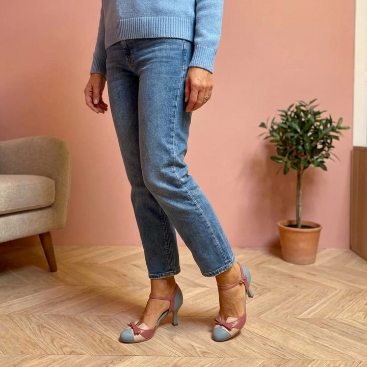 Kelira – zweifarbige Sandalen mit Schleife