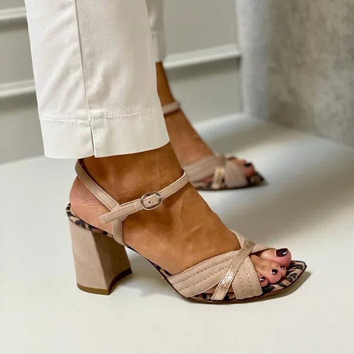 Mireva – Kreuzriemen-Metallic-Sandalen