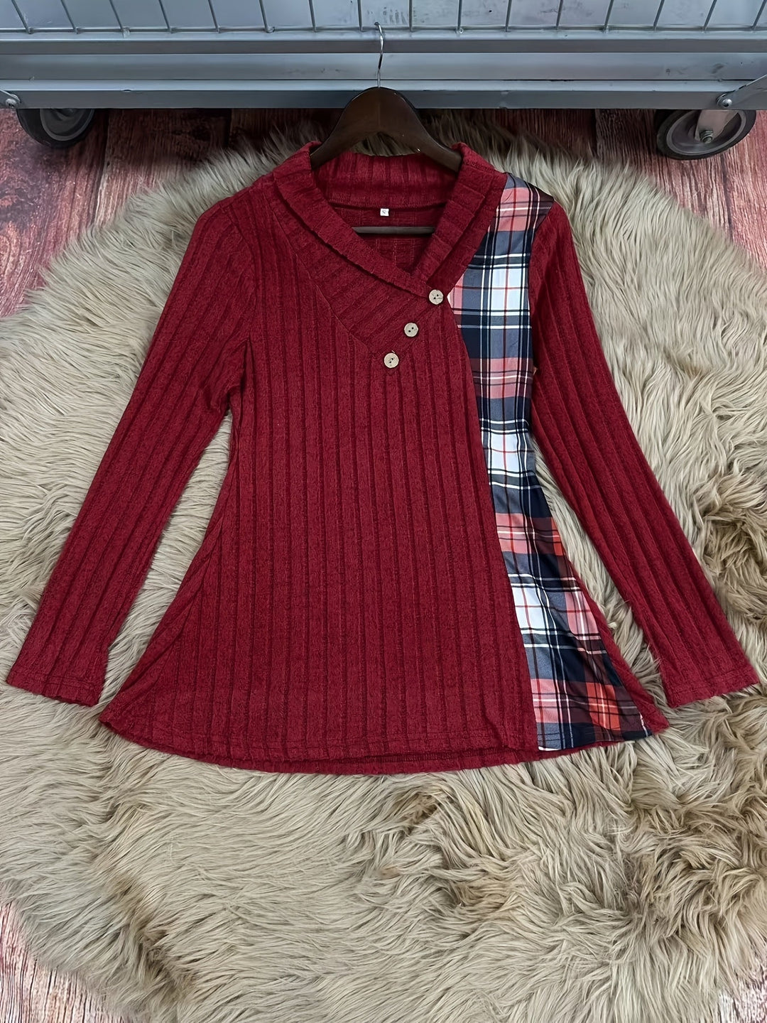 Tavina – Karo-Patchwork-Strick-T-Shirt
