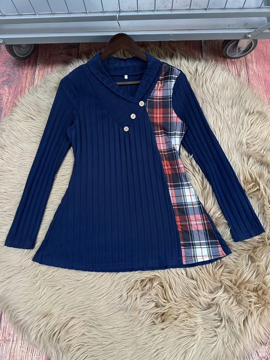 Tavina – Karo-Patchwork-Strick-T-Shirt