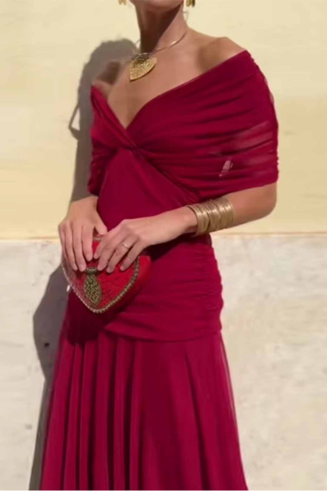 Veyla – V-Ausschnitt-Maxikleid