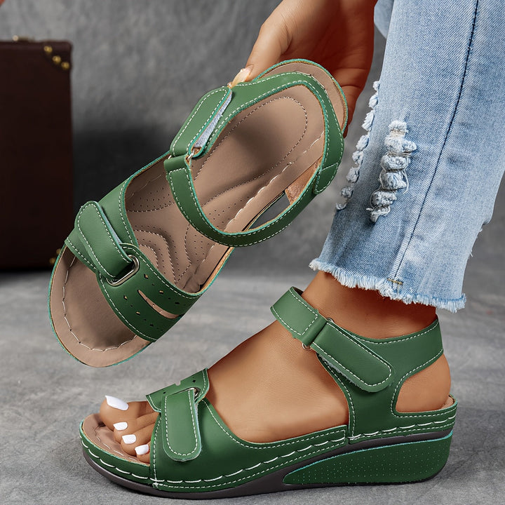Mireva – Vegane Sandalen mit Fersenstütze