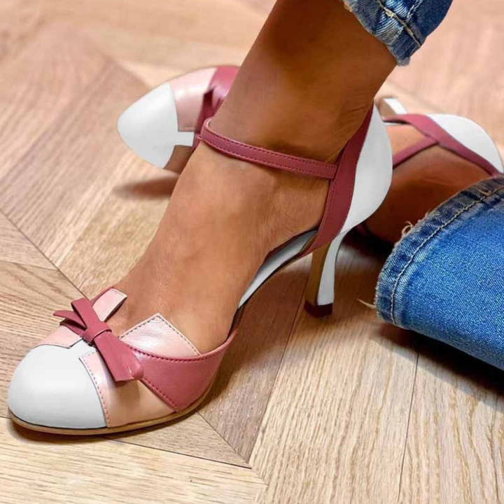 Kelira – zweifarbige Sandalen mit Schleife