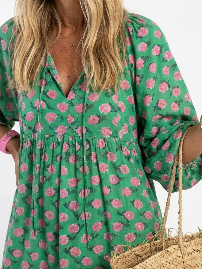 Kelora – Gestuftes Blumenprint-Midikleid