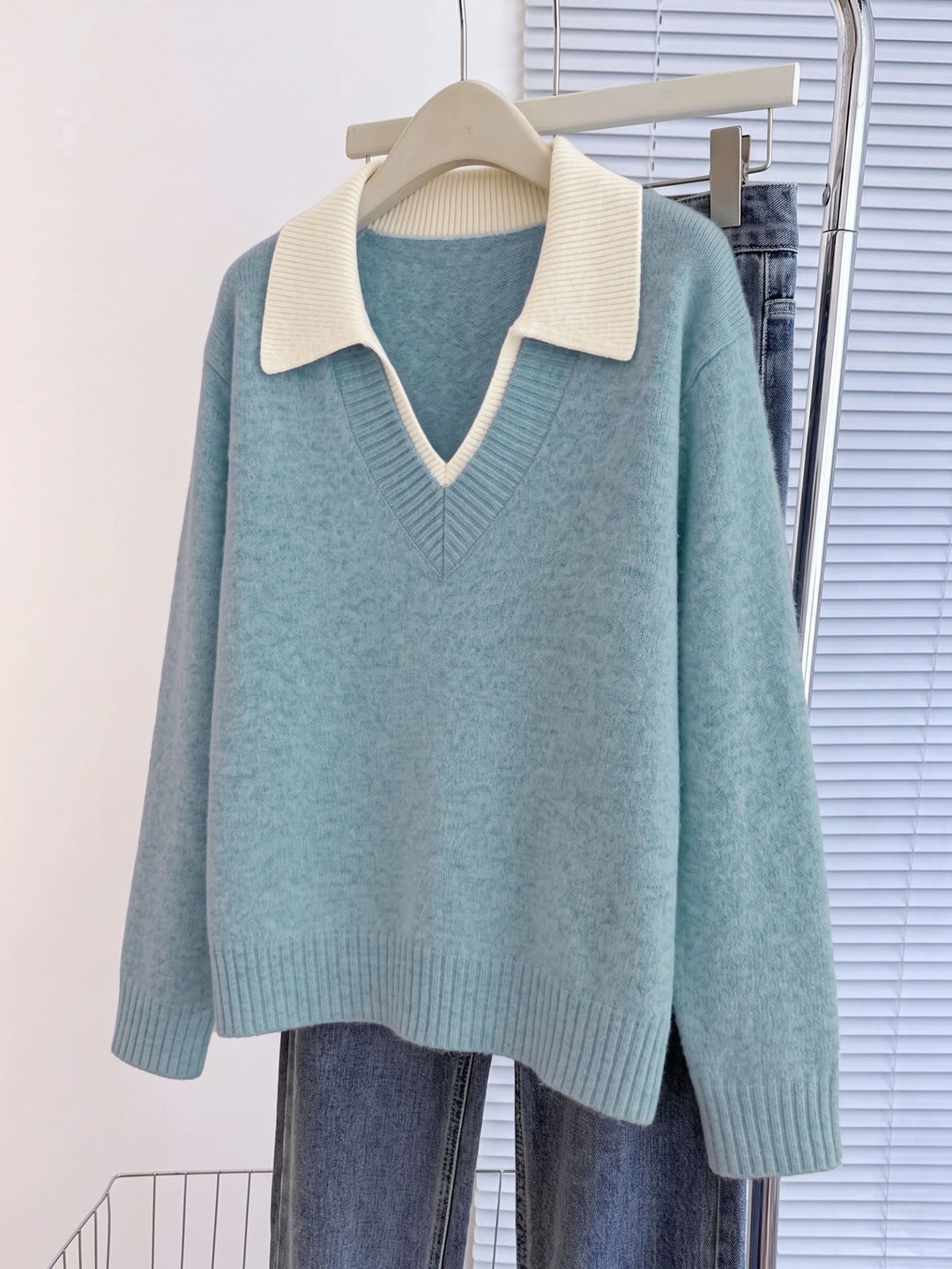 Cirelle – Doppellagiger Strickpullover mit kontrastierendem Kragen