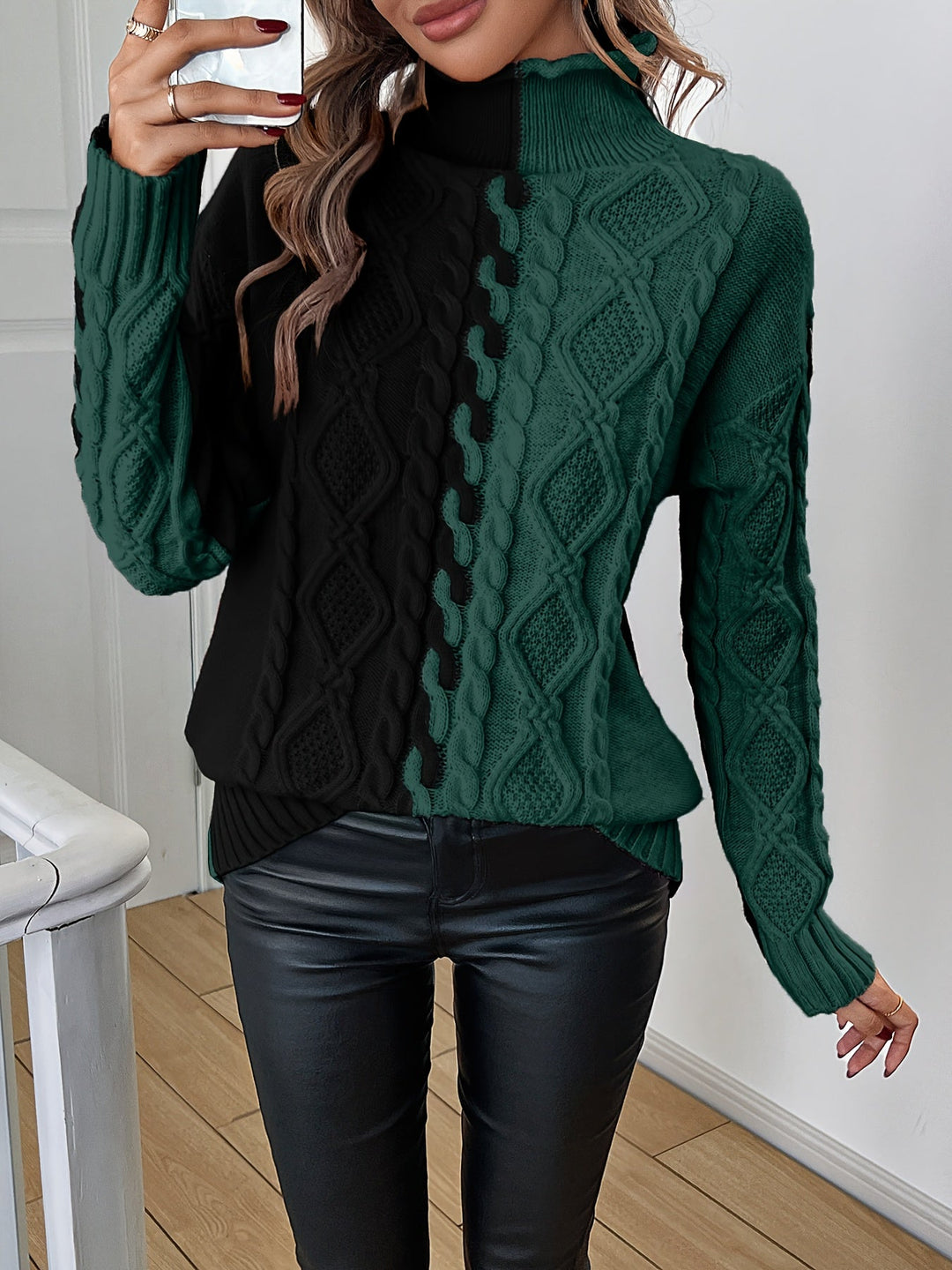 Nerise – vertikal gestreifte Strickbluse