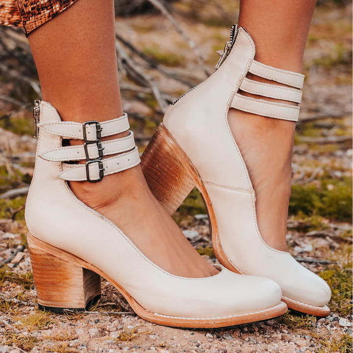 Navira – Riemchensandalen aus Leder