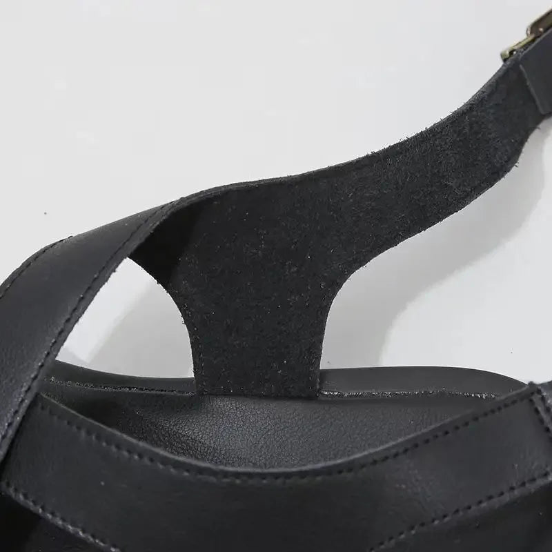 Elyra – Gummi-Sandalen mit konturiertem Fußbett