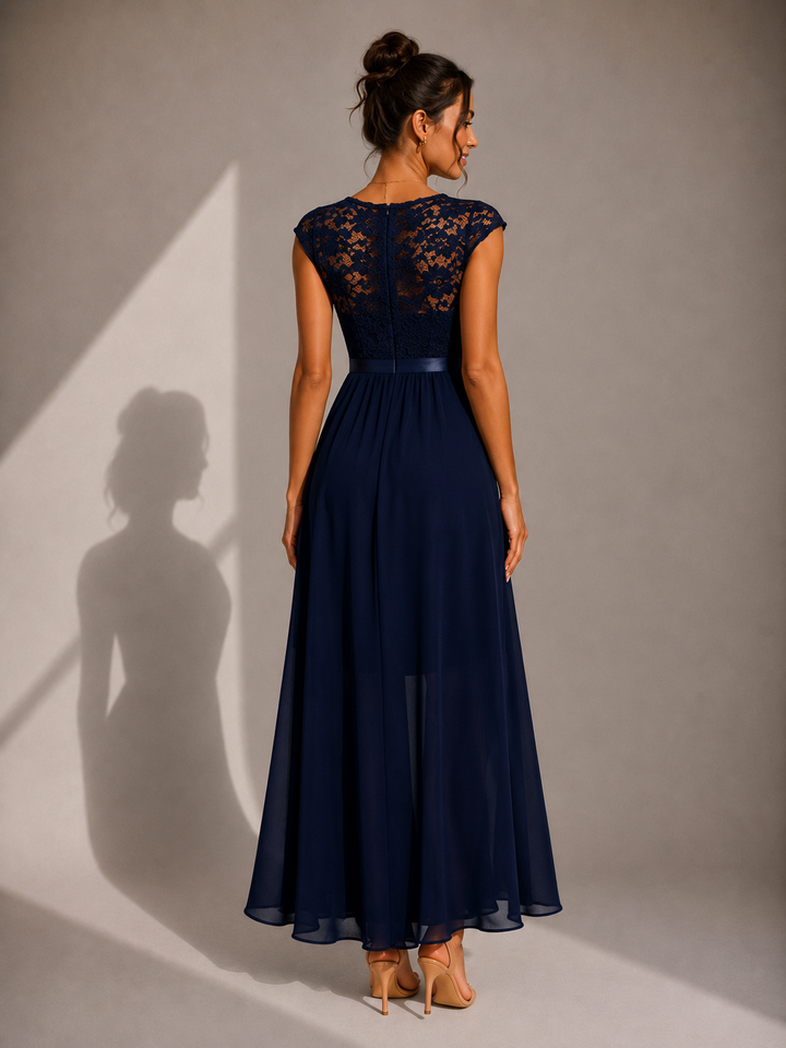 Verine – Maxikleid mit transparentem Ausschnitt