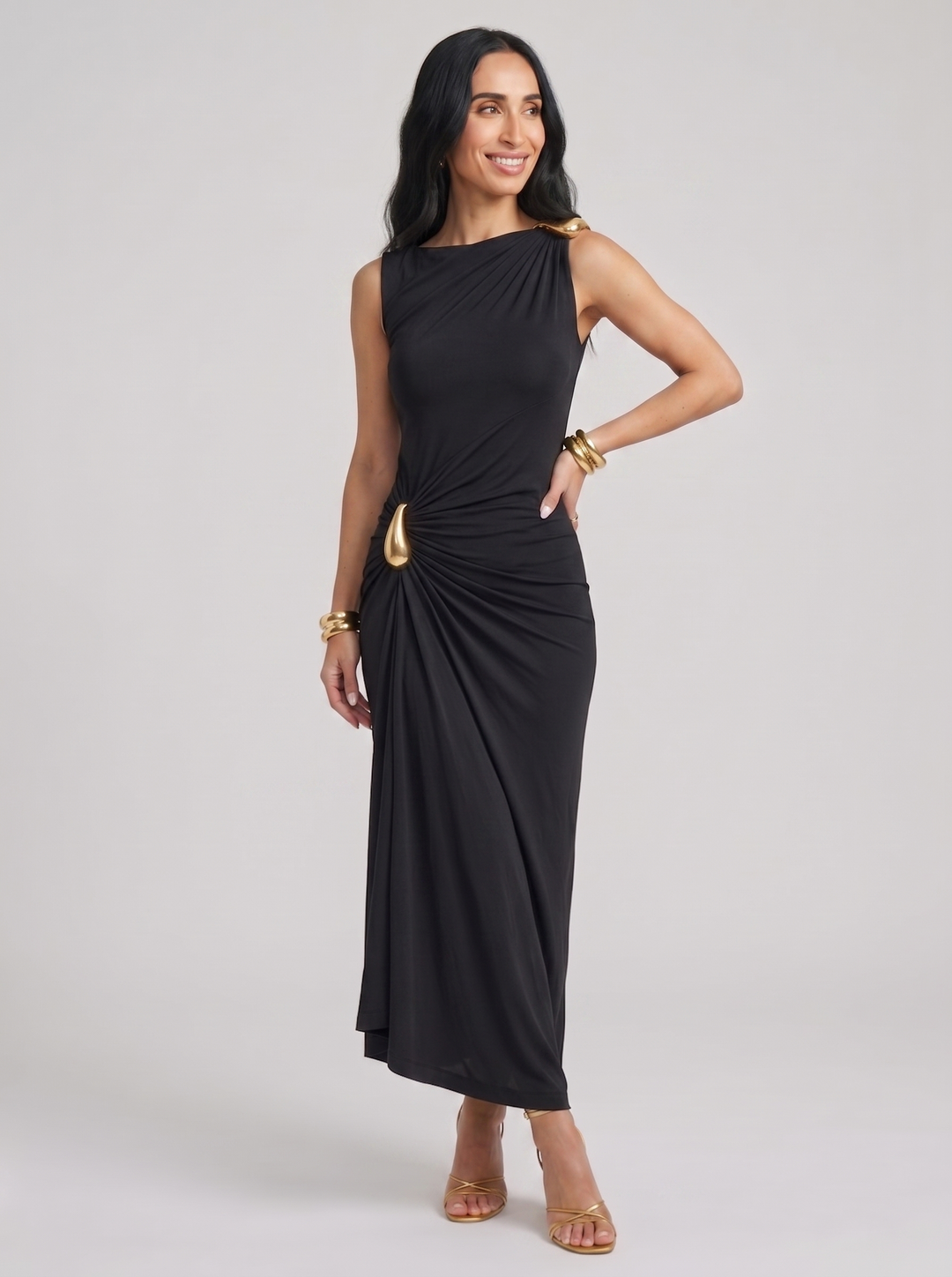 Mireva – Kleid aus technischem Stoff mit Hüftraffung