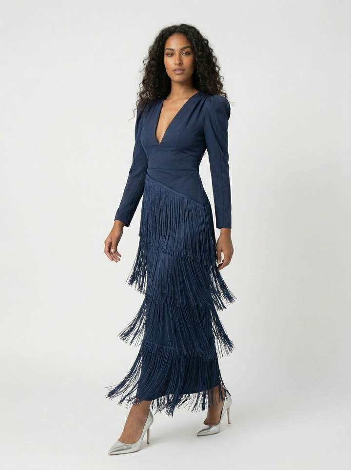 Nalira – Diagonal befranstes Stretch-Strickkleid
