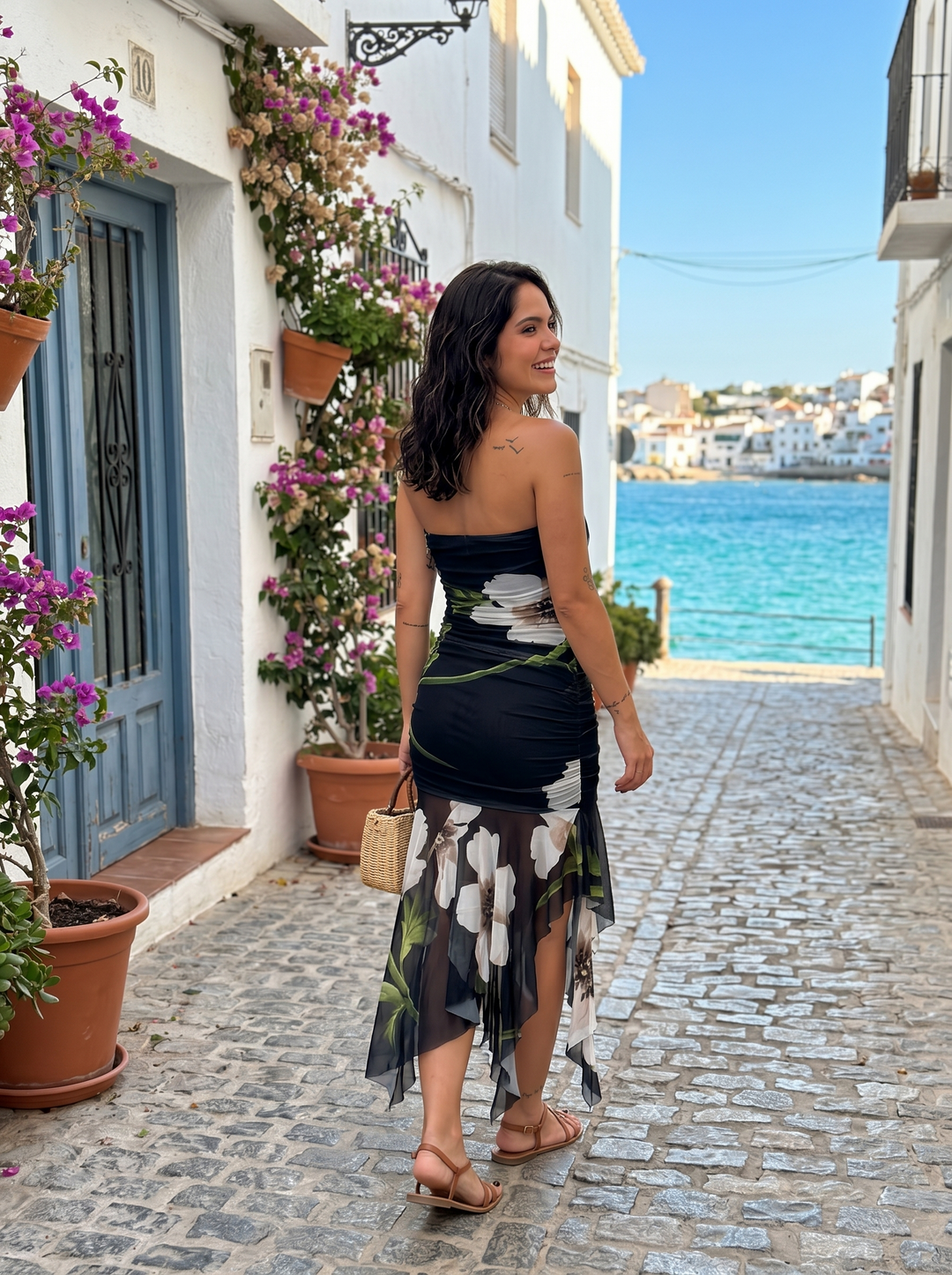 Nivara – asymmetrisches Rüschen-Strickkleid