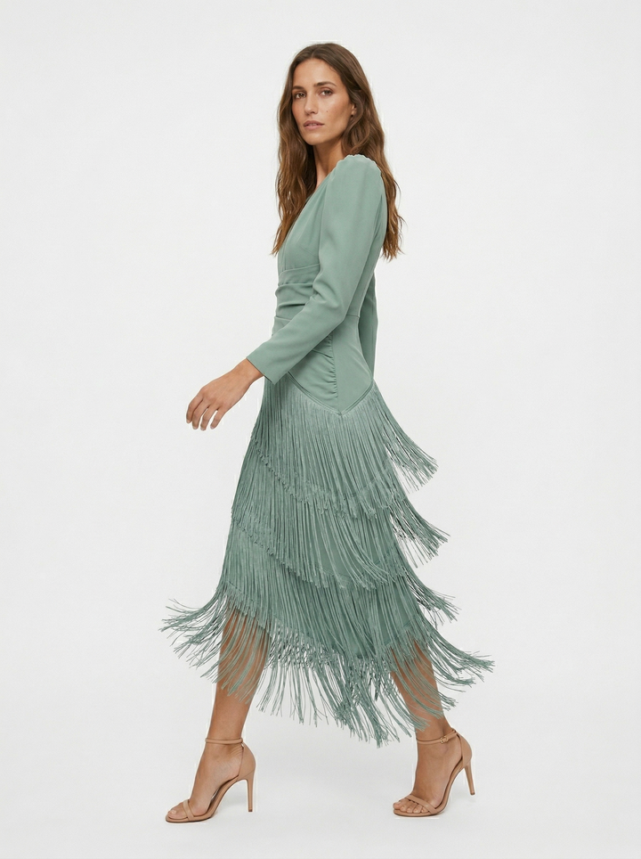 Nalira – Diagonal befranstes Stretch-Strickkleid