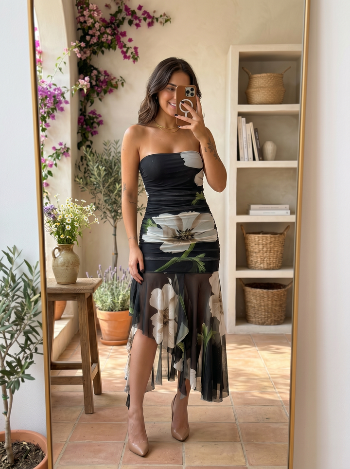 Nivara – asymmetrisches Rüschen-Strickkleid