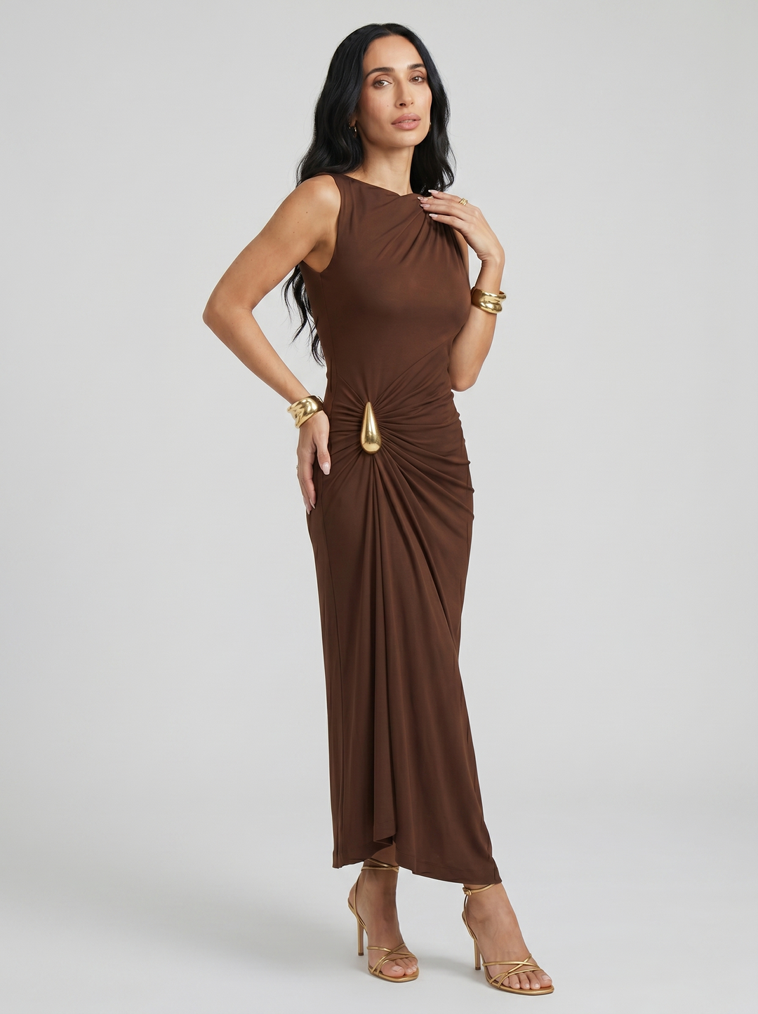 Mireva – Kleid aus technischem Stoff mit Hüftraffung