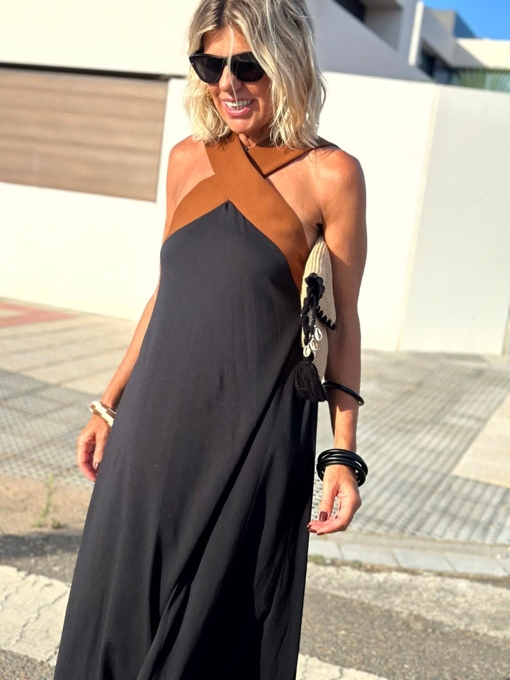 Seriva – Kleid mit überkreuztem Ausschnitt