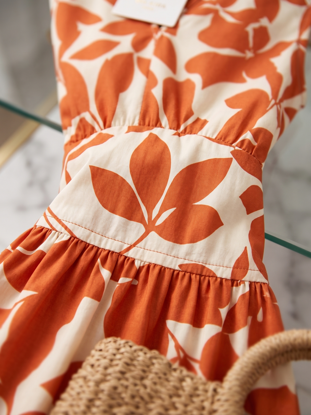 Nivara – Midi-Kleid mit ausgestelltem Schnitt und Polka-Dots