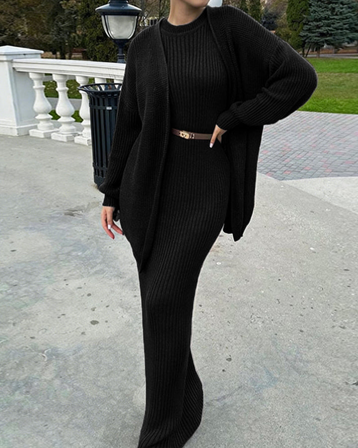 Nivara – Körperbetontes Rippenstrick-Set aus Kleid und Strickjacke