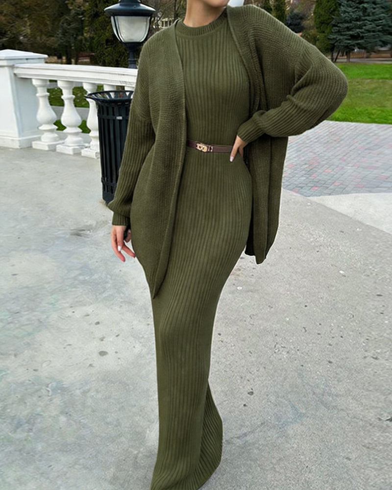 Nivara – Körperbetontes Rippenstrick-Set aus Kleid und Strickjacke
