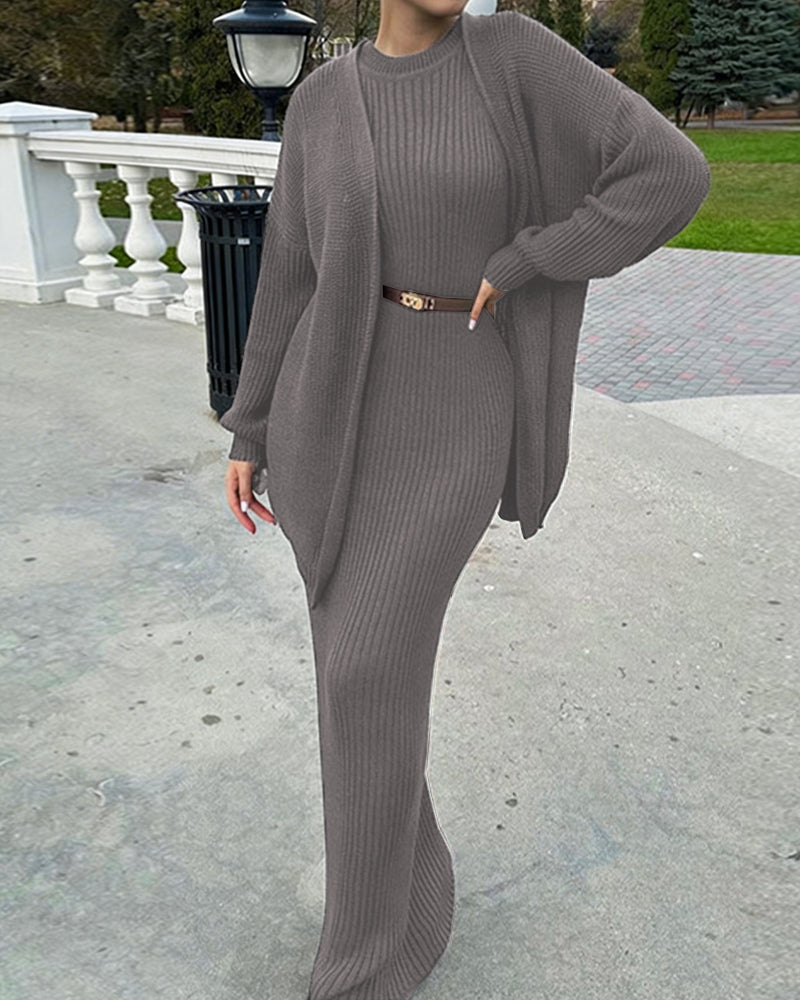 Nivara – Körperbetontes Rippenstrick-Set aus Kleid und Strickjacke