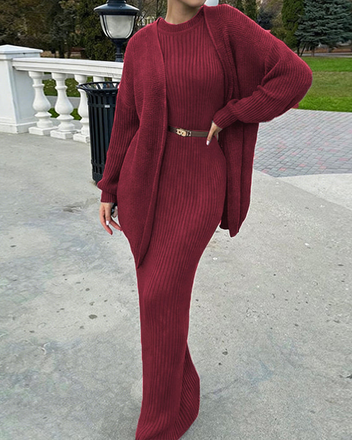 Nivara – Körperbetontes Rippenstrick-Set aus Kleid und Strickjacke