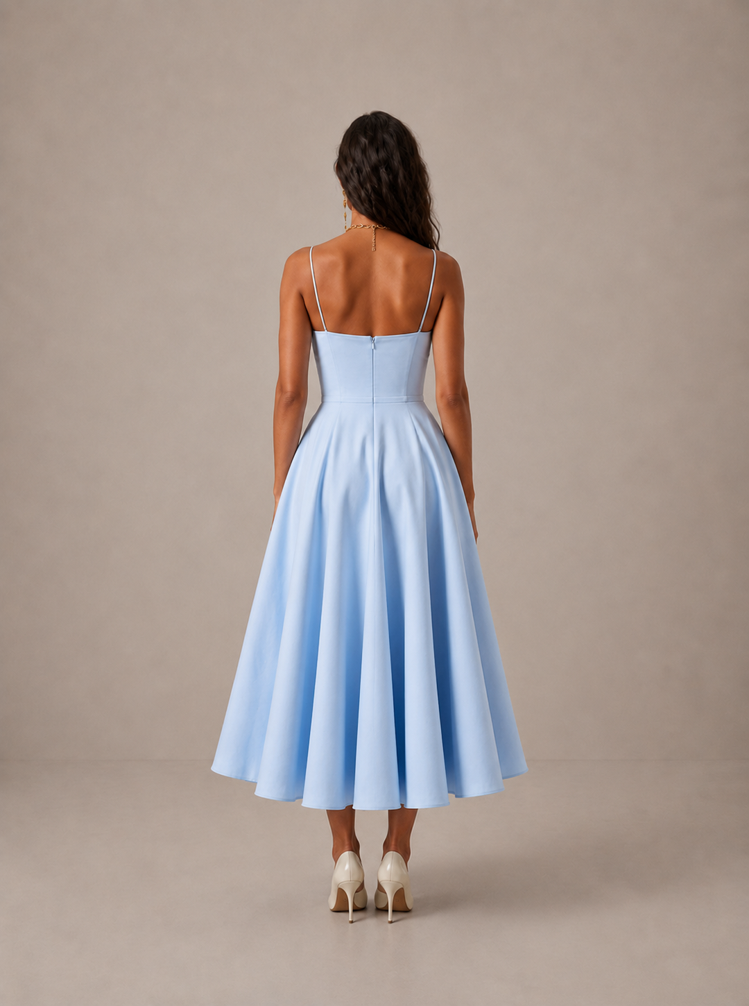 Averla – Herzausschnitt-Kleid aus technischem Gewebe