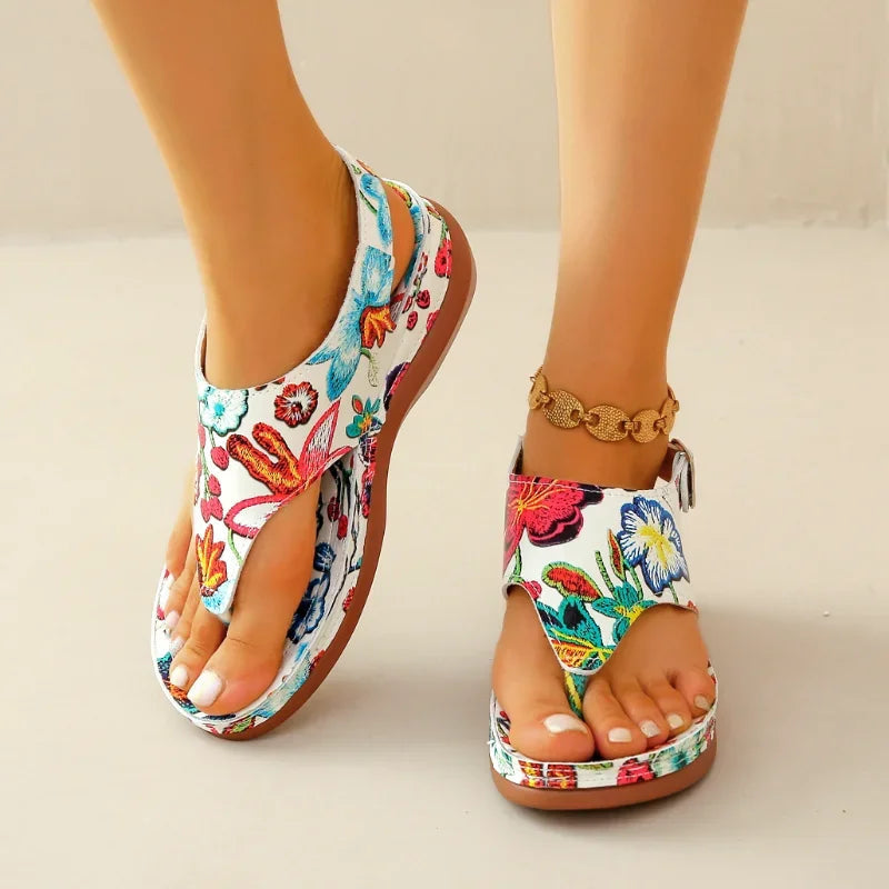 Calira – Keilsandalen
