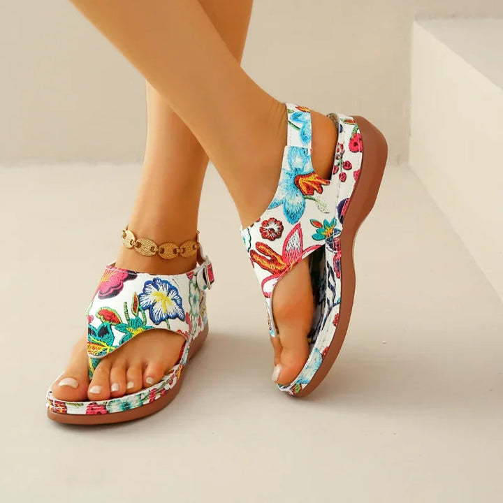 Calira – Keilsandalen