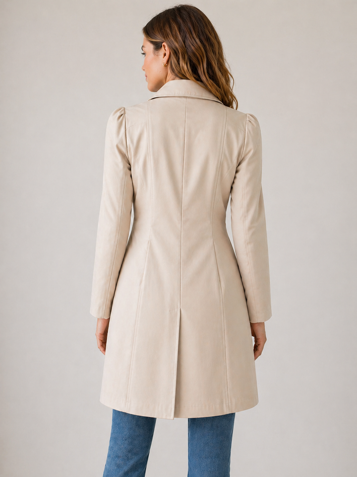 Enyra – Mit Knopfleiste gewebter Trenchcoat