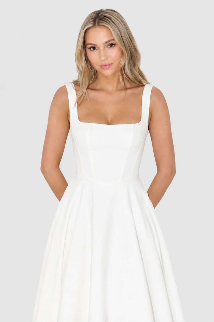 Kelara – Kleid mit quadratischem Ausschnitt