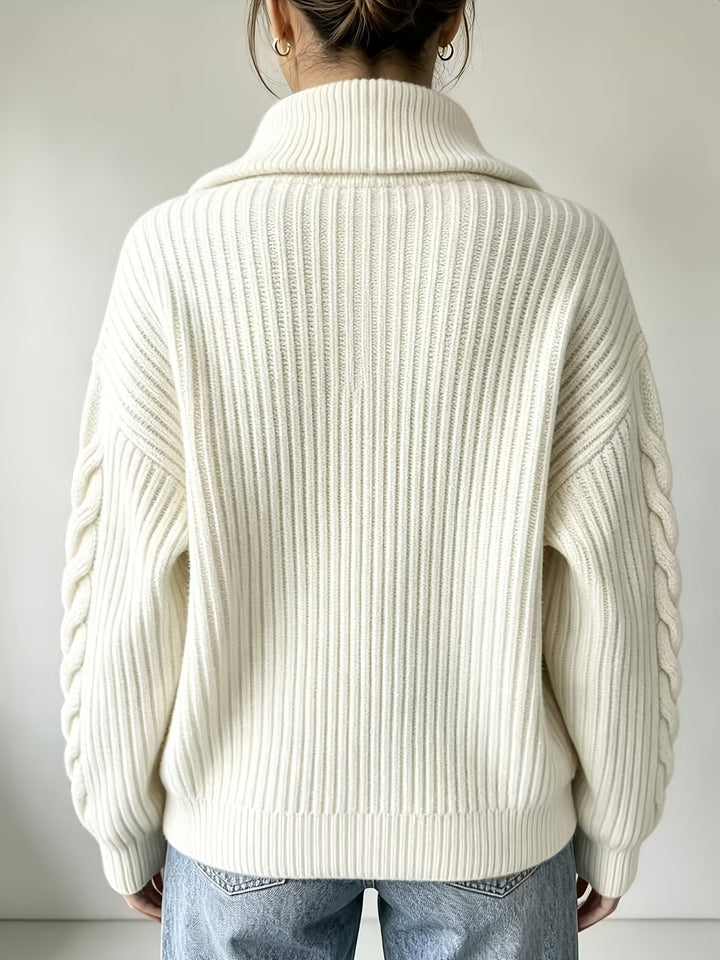 Nivara – Schulterfreier Zopfmuster-Pullover