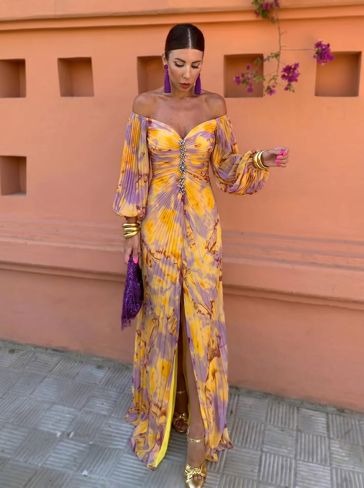 Nivara – Kleid mit floralem Druck und geformtem Ausschnitt