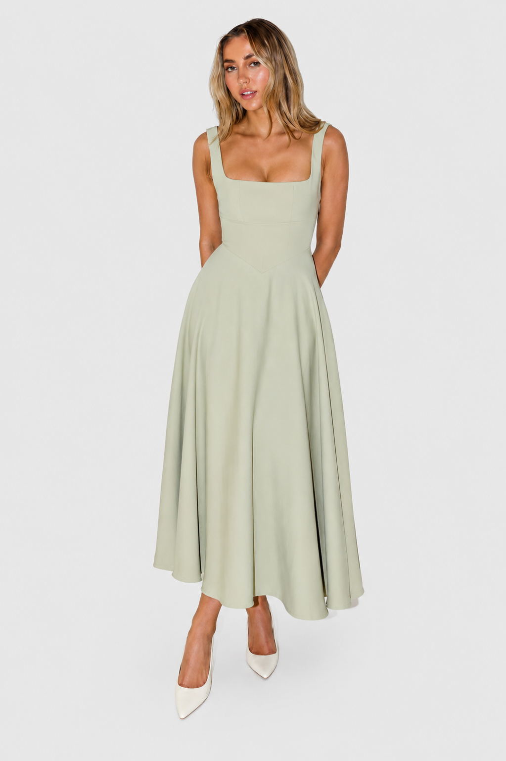 Kelara – Kleid mit quadratischem Ausschnitt