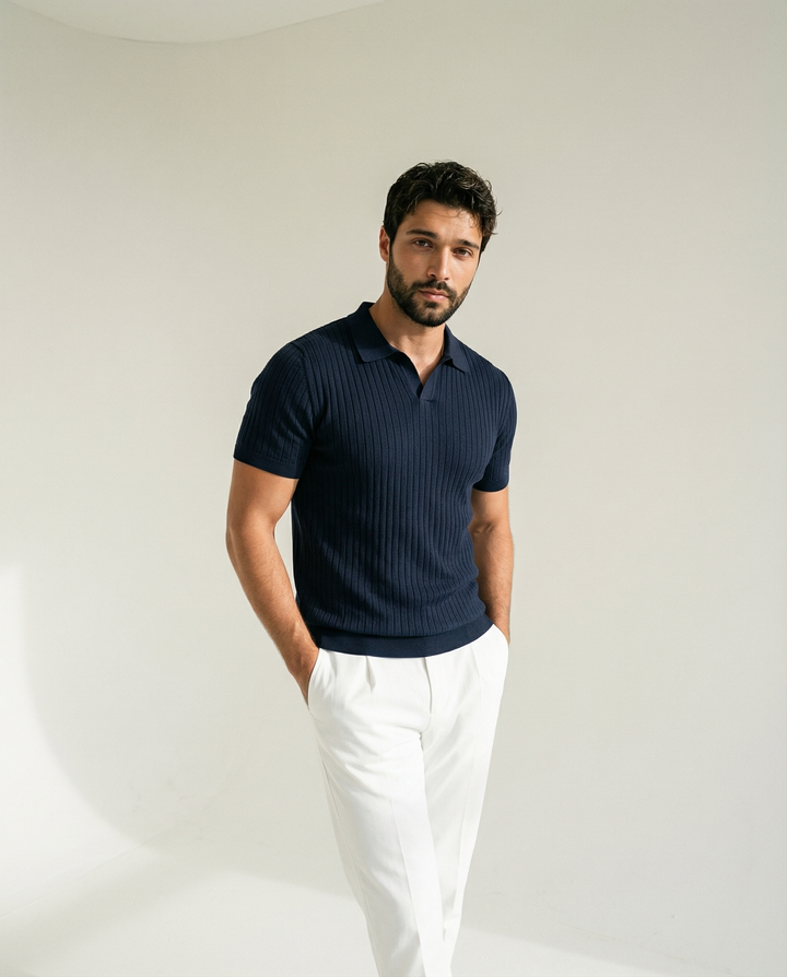 Mit Stehkragen aus Stretch-Jersey gefertigtes Polo-Shirt