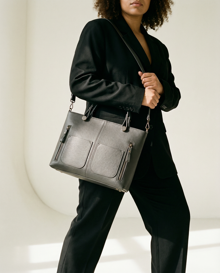 Geformte Echtleder-Schultertasche
