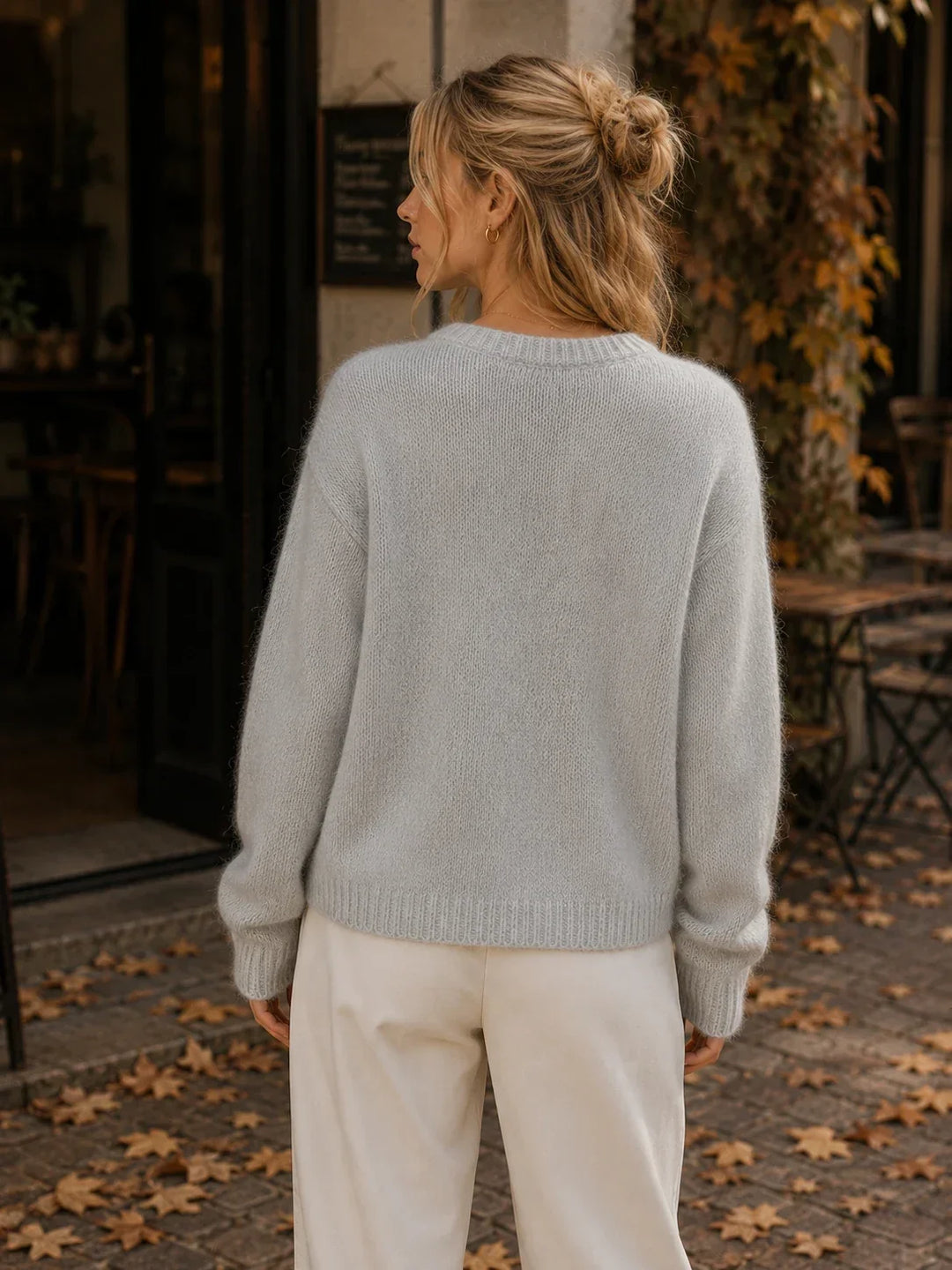Ilyra – Vorn geknöpfte Strickjacke