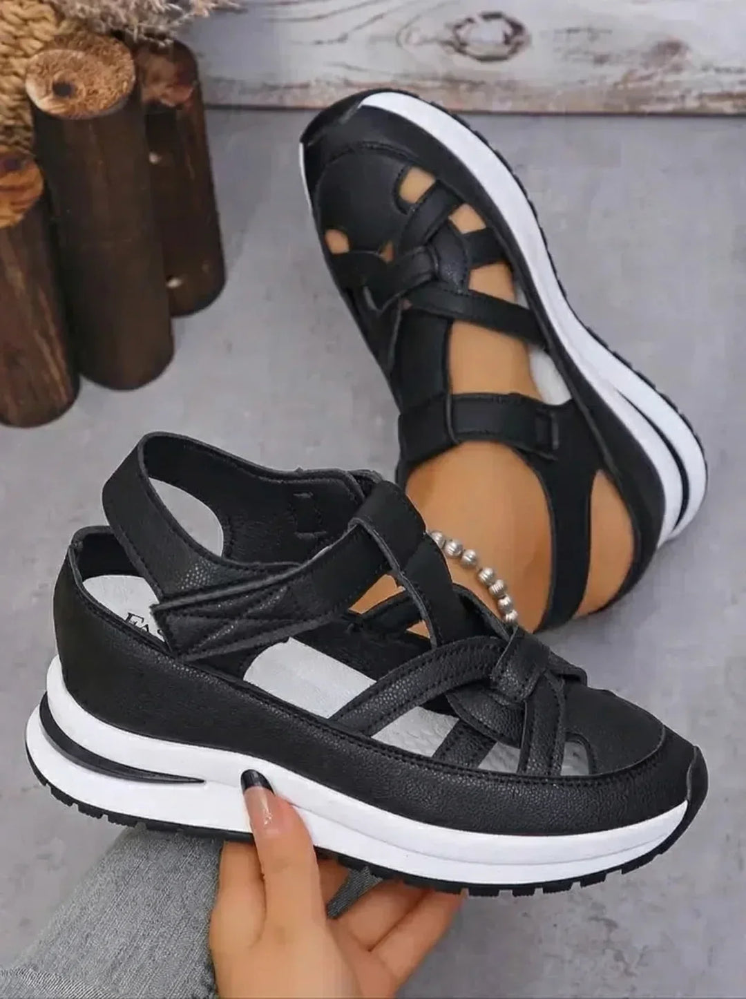 Orlise – Klettverschluss, Gummisohle, Keilsandalen