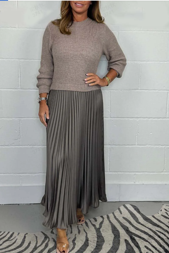 Elaris – Sweatshirtkleid mit Faltenrock