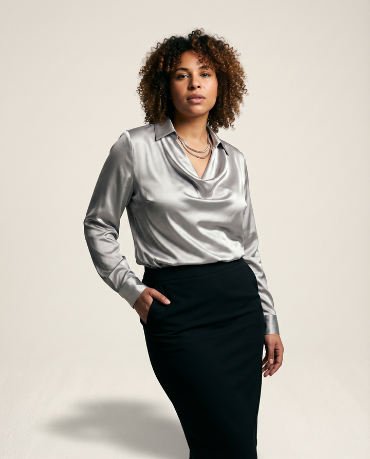 Drapierte Satinbluse mit Kragen