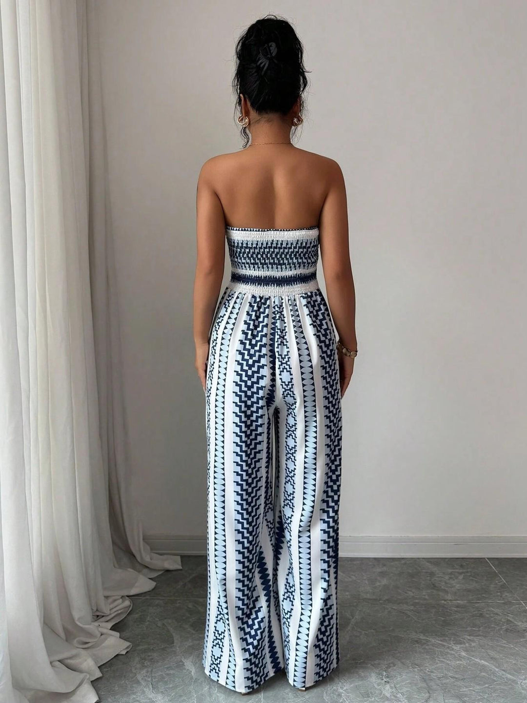 Verali – Jumpsuit mit amerikanischem Ausschnitt aus Materialmix